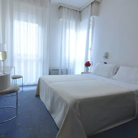 Nettuno Πέζαρο